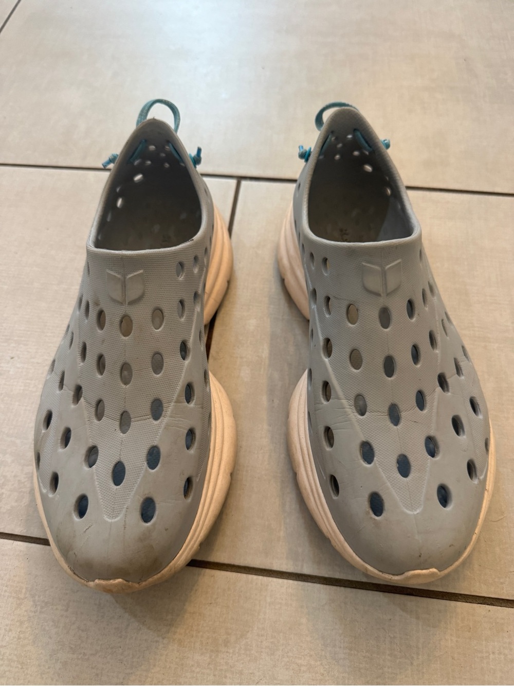 Kanes light blue/gray Slip-On men’s 7 woman’s 9